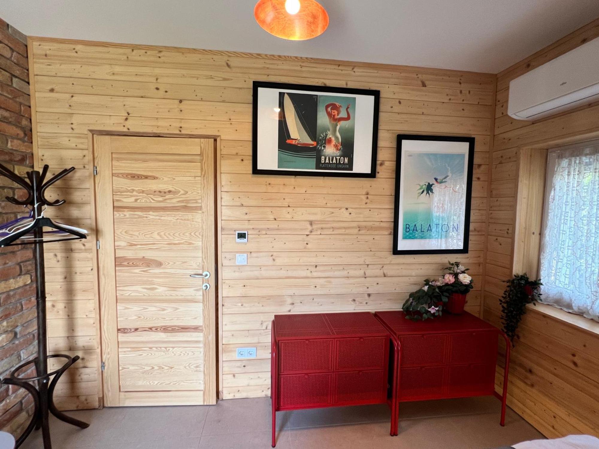 Neon Apartman Csopak Balaton エクステリア 写真
