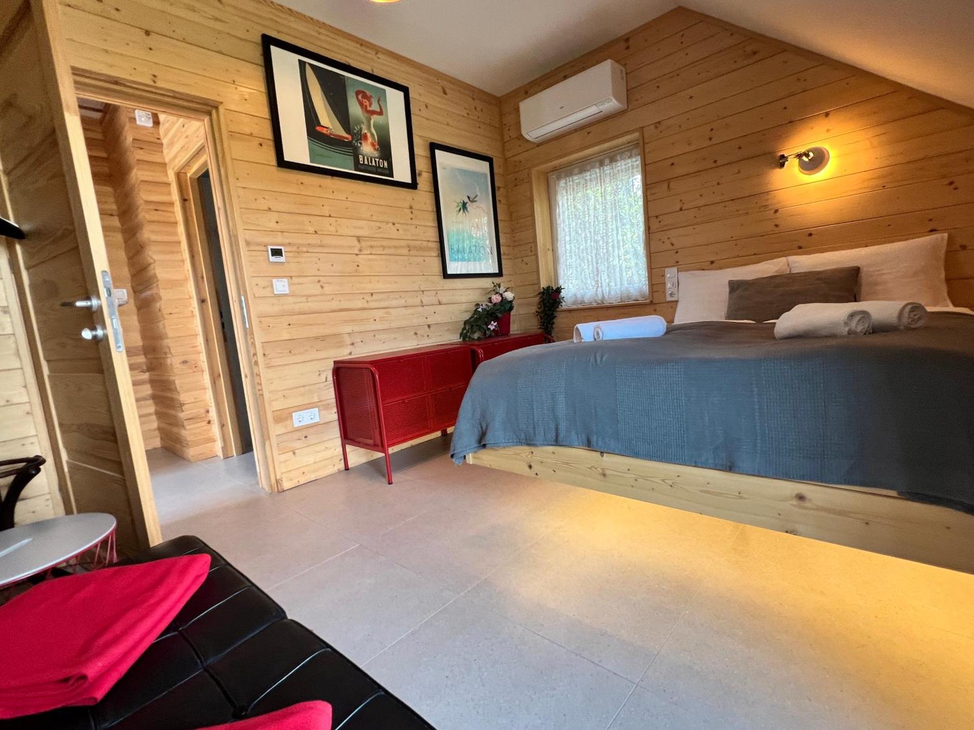 Neon Apartman Csopak Balaton エクステリア 写真