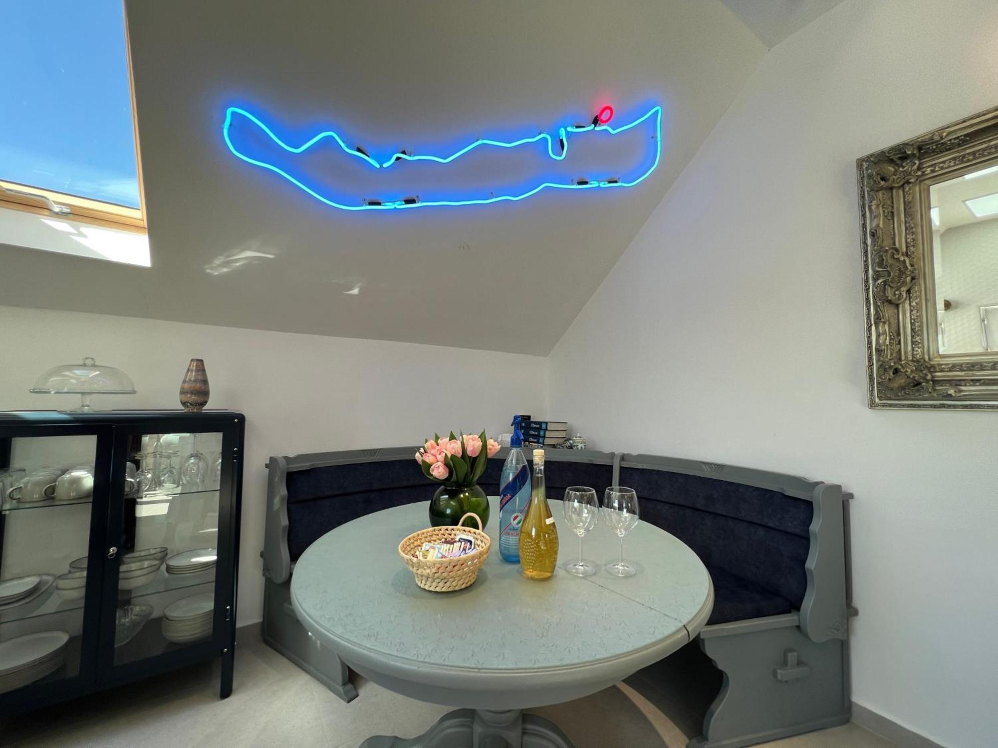 Neon Apartman Csopak Balaton エクステリア 写真